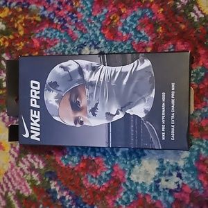 ✰ Nike | Pro Hyperwarm Hood.